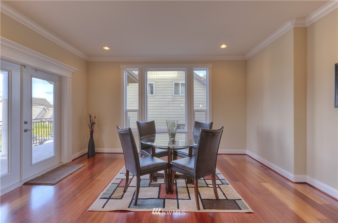 1004 North 28th Place Renton, WA 98056 - Photo 11 of 25