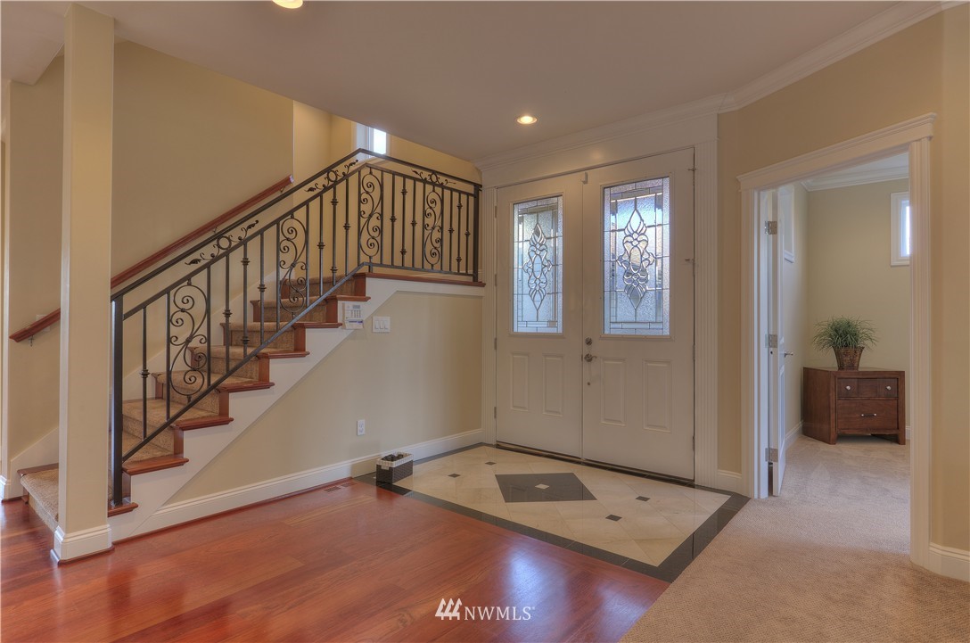1004 North 28th Place Renton, WA 98056 - Photo 4 of 25