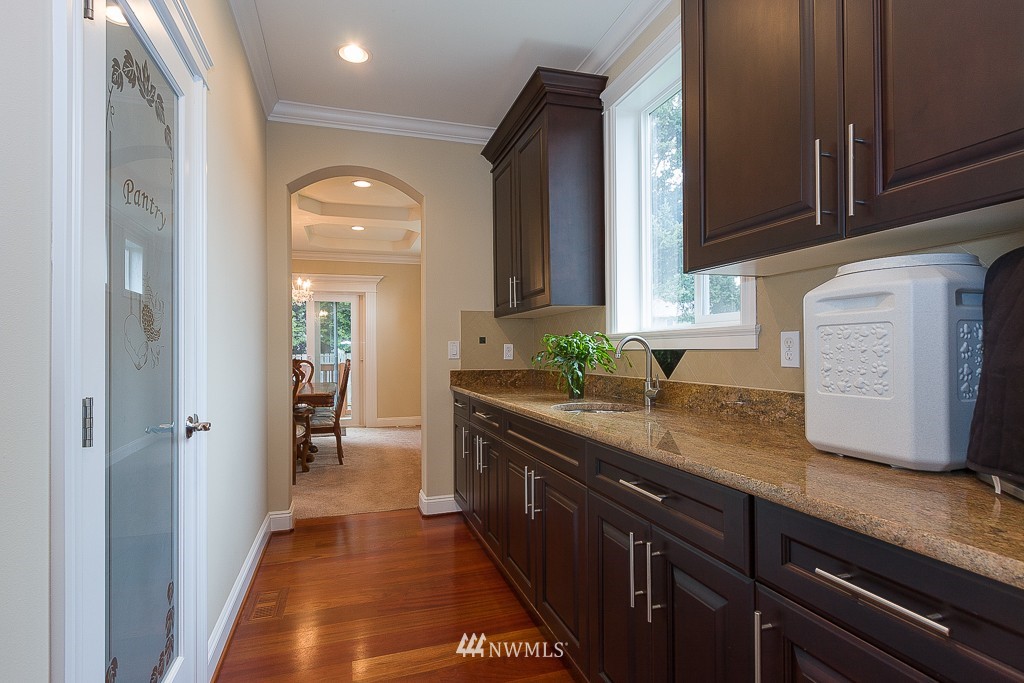 1004 North 28th Place Renton, WA 98056 - Photo 9 of 25