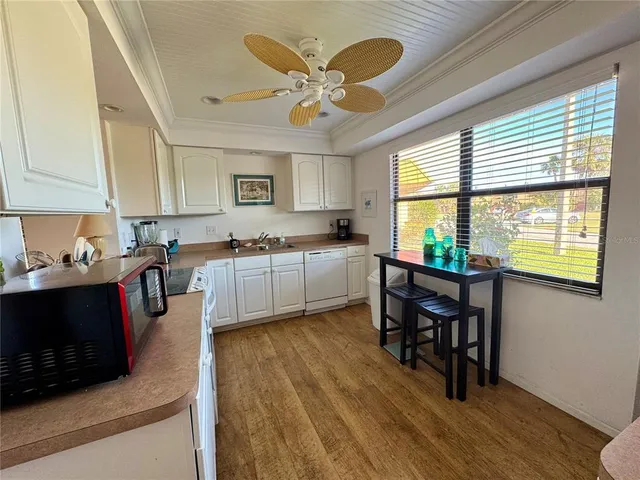 $299,900 | 4104 Catalina Drive, Bradenton, FL 34210