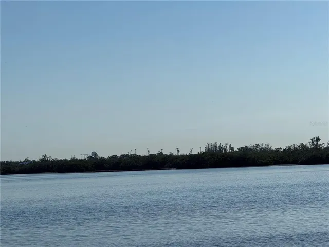 $299,900 | 4104 Catalina Drive, Bradenton, FL 34210