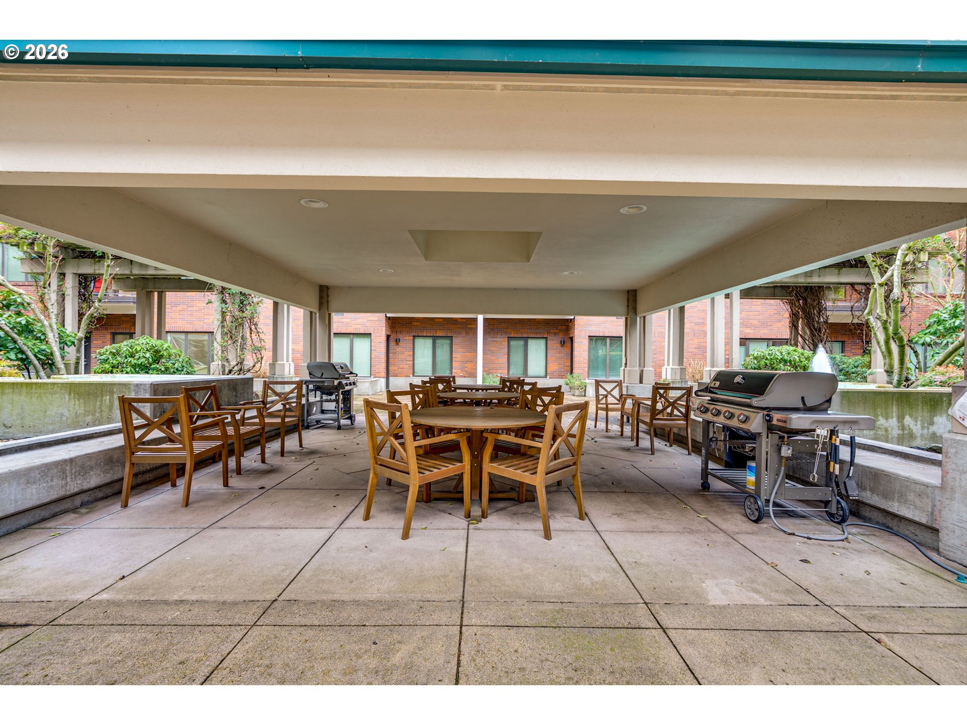 300 West 8th Street, Unit 236E Vancouver, WA 98660 - Photo 29 of 46 a outdoor seating