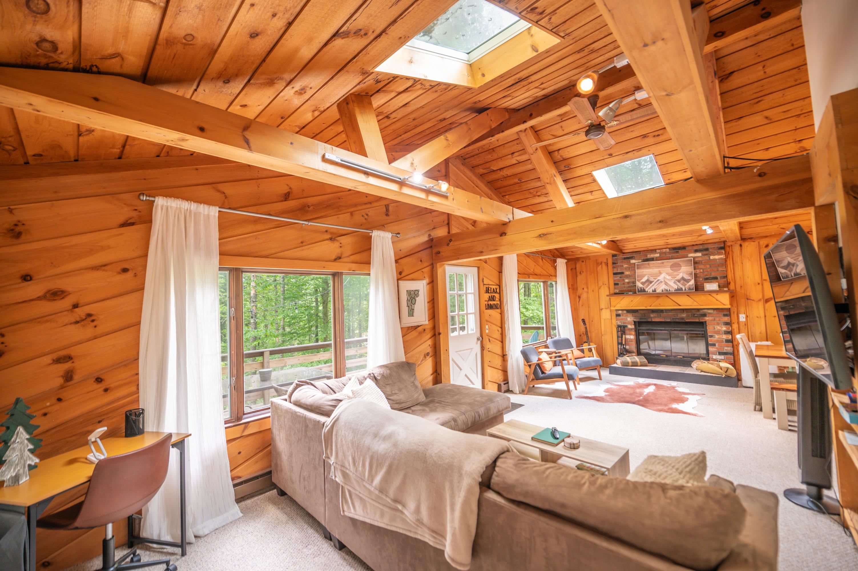 28 Country Club Road West Dover, VT 05356 - Photo 2 of 26