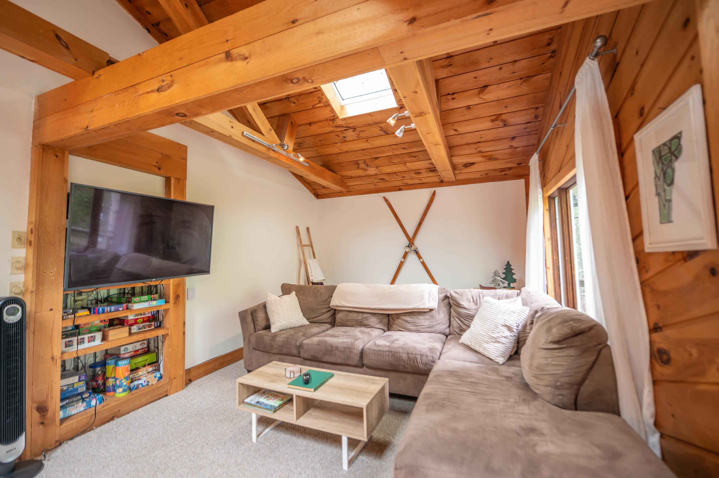 28 Country Club Road West Dover, VT 05356 - Photo 5 of 26