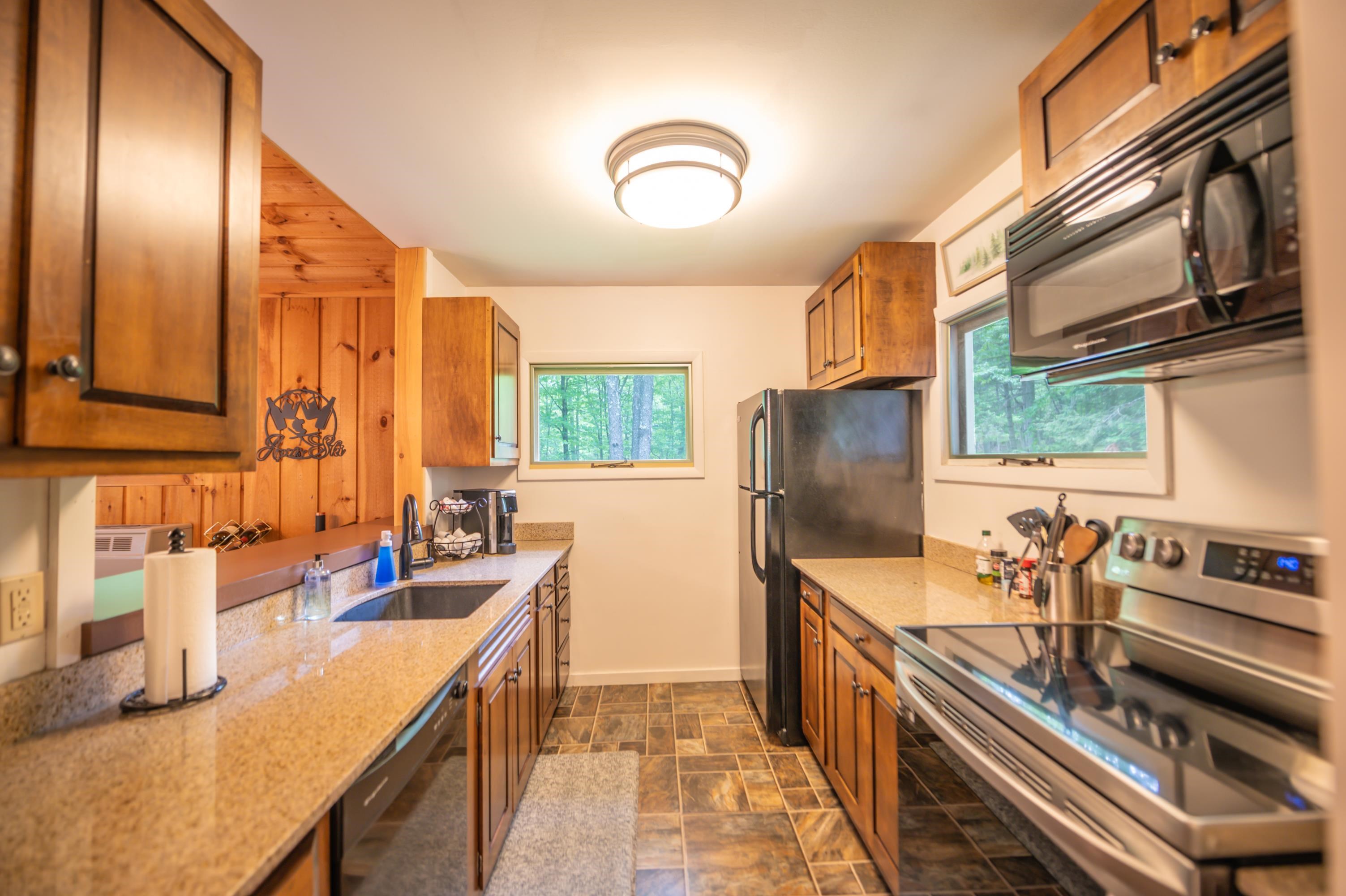 28 Country Club Road West Dover, VT 05356 - Photo 9 of 26