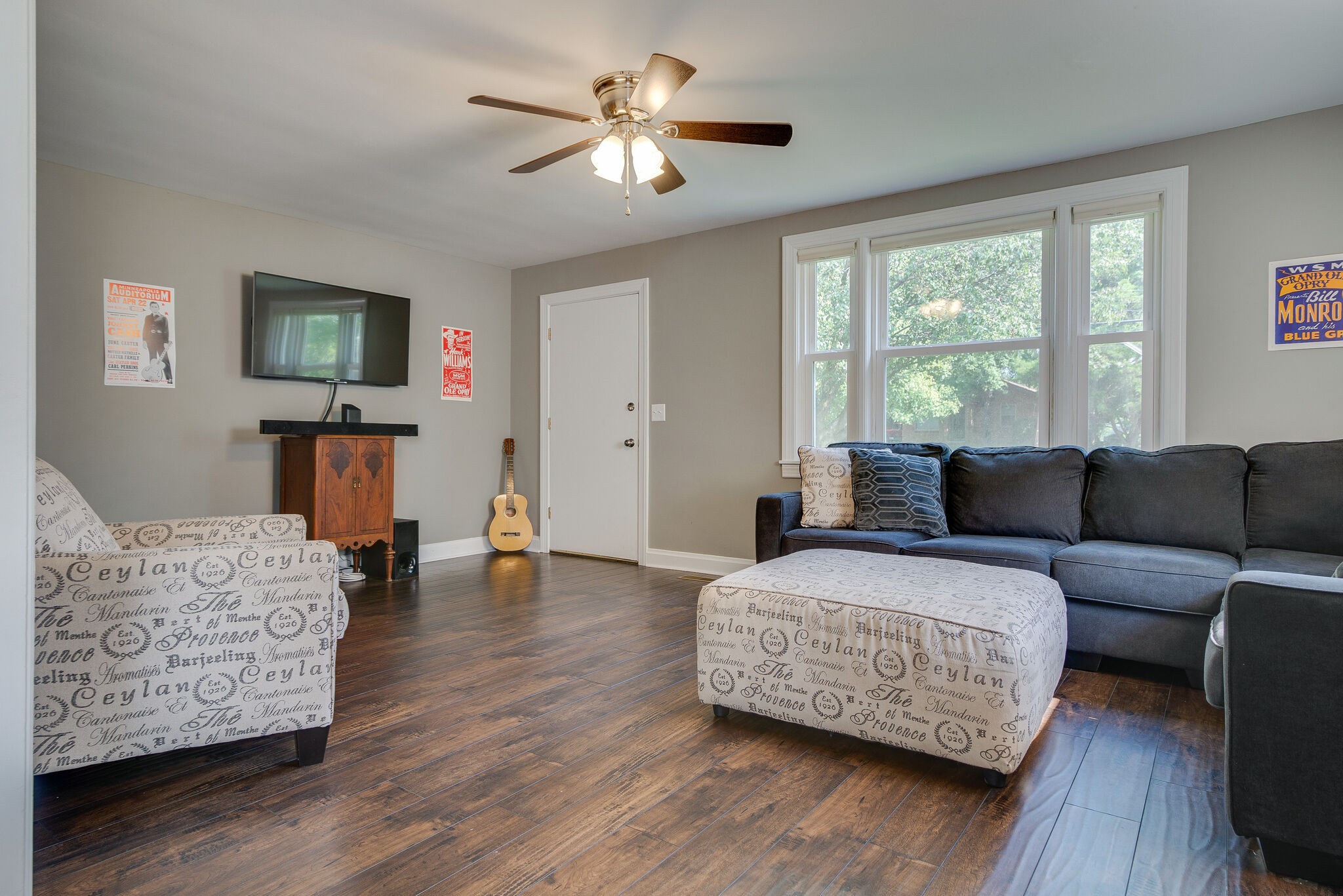 212 Neelys Bend Road Madison, TN 37115 - Photo 5 of 24 a living room with furniture and a window