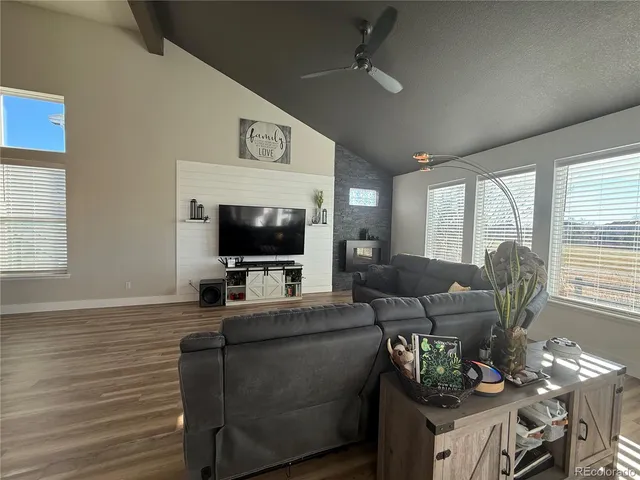 $825,000 | 653 Glenarbor Circle, Longmont, CO 80504