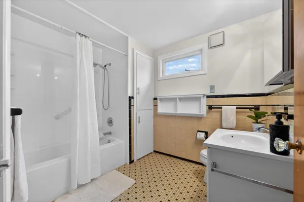 $672,900 | 1509 East Stadium Boulevard, Ann Arbor, MI 48104