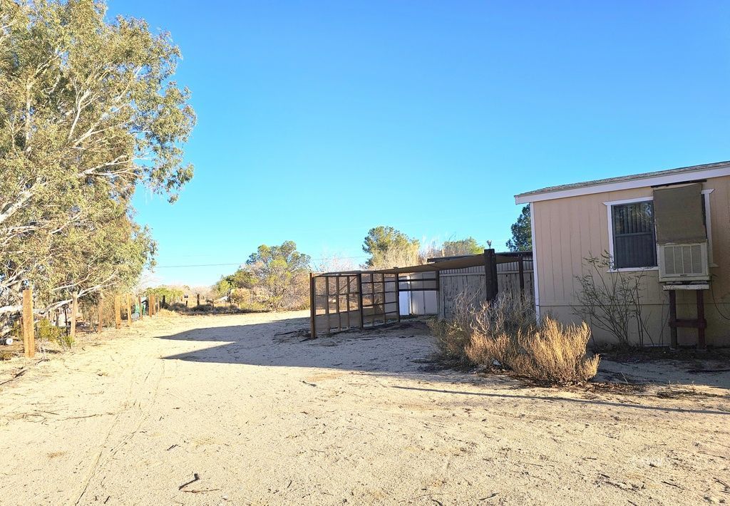 1330 North Pluto Street Ridgecrest, CA 93555 - Photo 26 of 32 a view of a terrace view