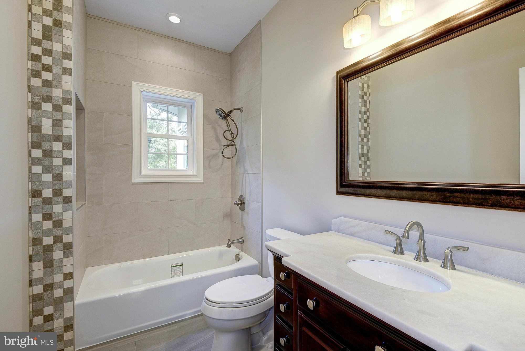 8965 Brook Road McLean, VA 22102 - Photo 22 of 30 Bath