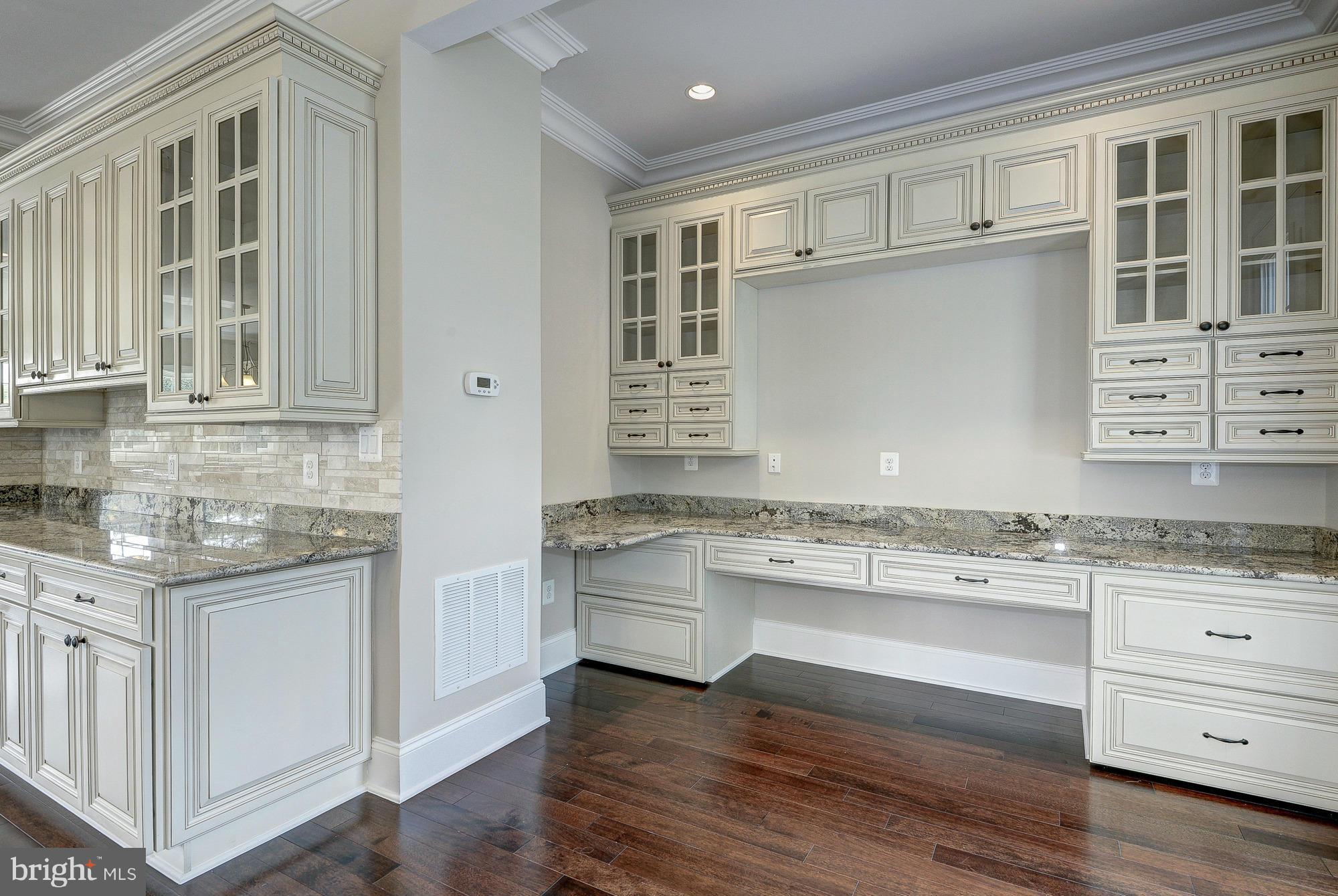 8965 Brook Road McLean, VA 22102 - Photo 9 of 30 Kitchen