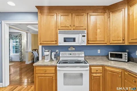 $775,000 | 29 Narragansett Trail, Newtown, CT 06482