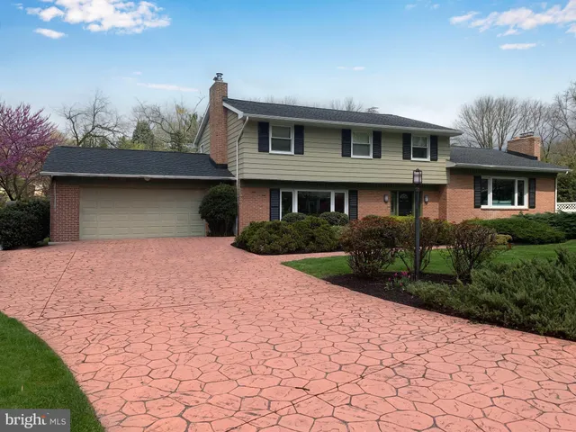 $724,900 | 2846 Vista Circle, Camp Hill, PA 17011