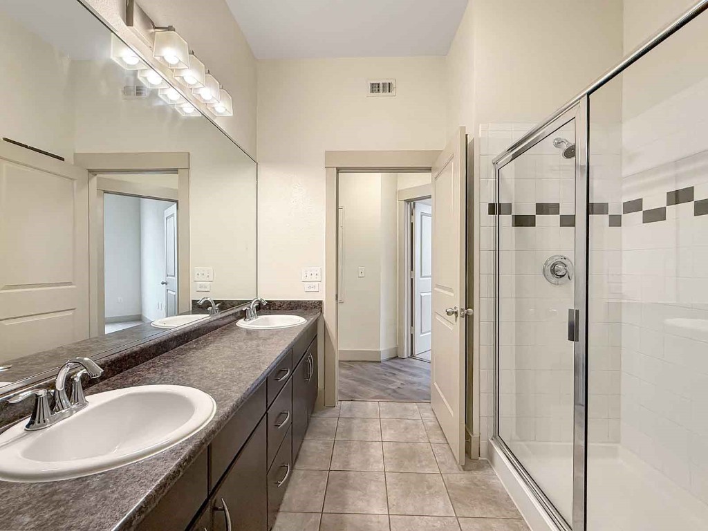 2525 South Voss Road, Unit 308 Houston, TX 77057 - Photo 10 of 22