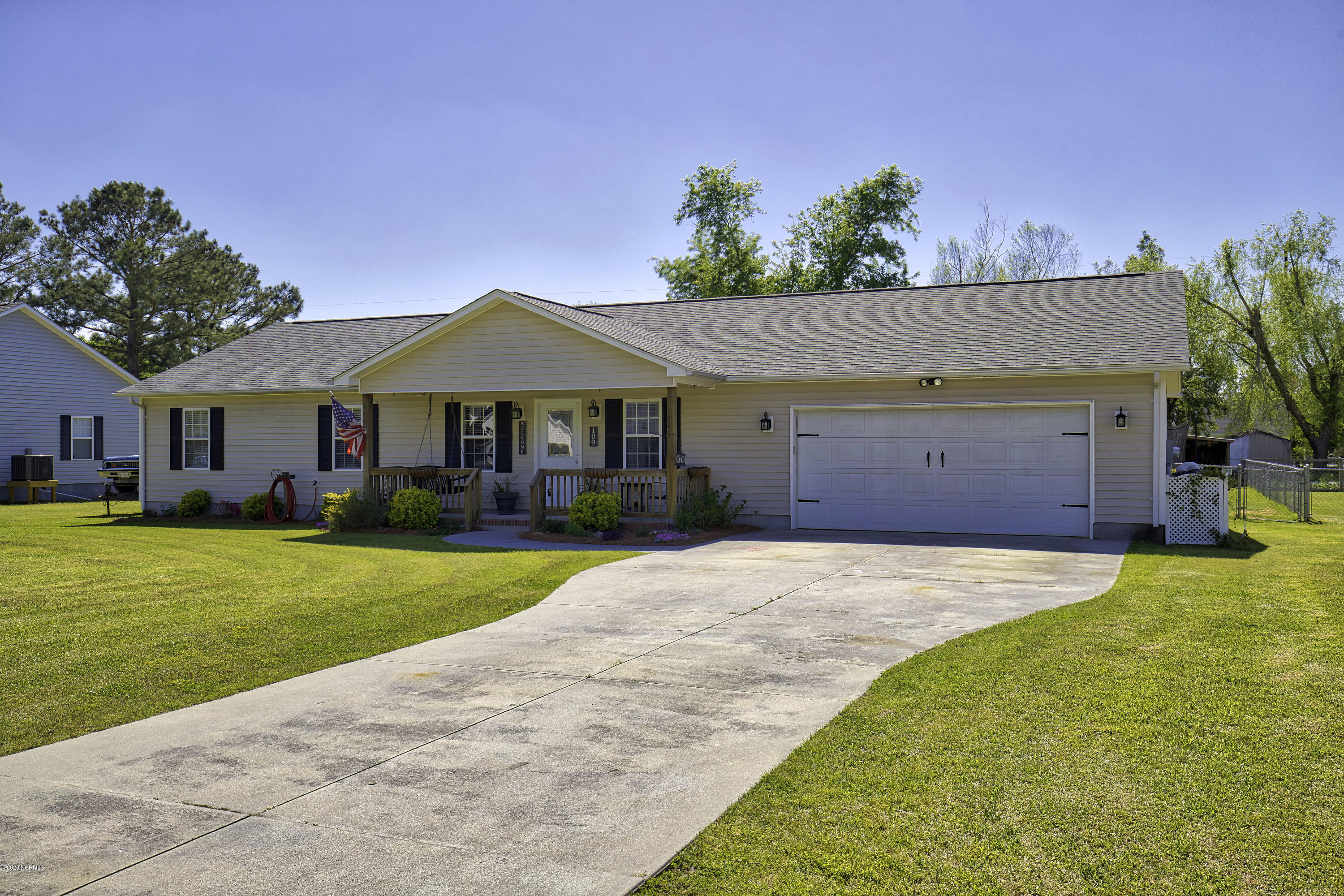 109 Fodder Drive Hubert, NC 28539 - Photo 1 of 29 Front view
