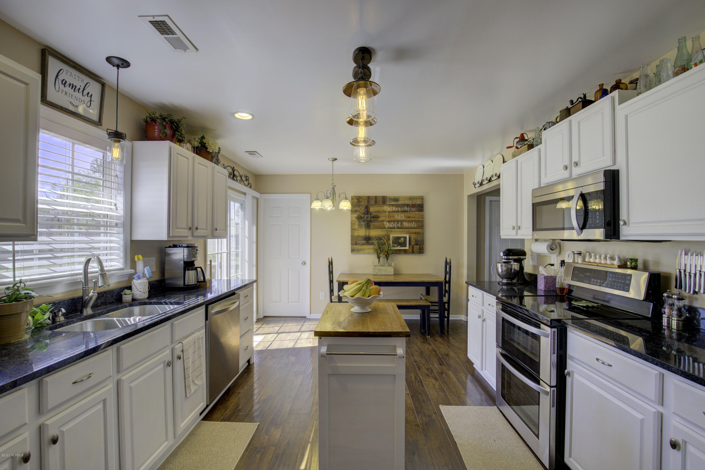 109 Fodder Drive Hubert, NC 28539 - Photo 14 of 29 109 Fodder - Interiors_25