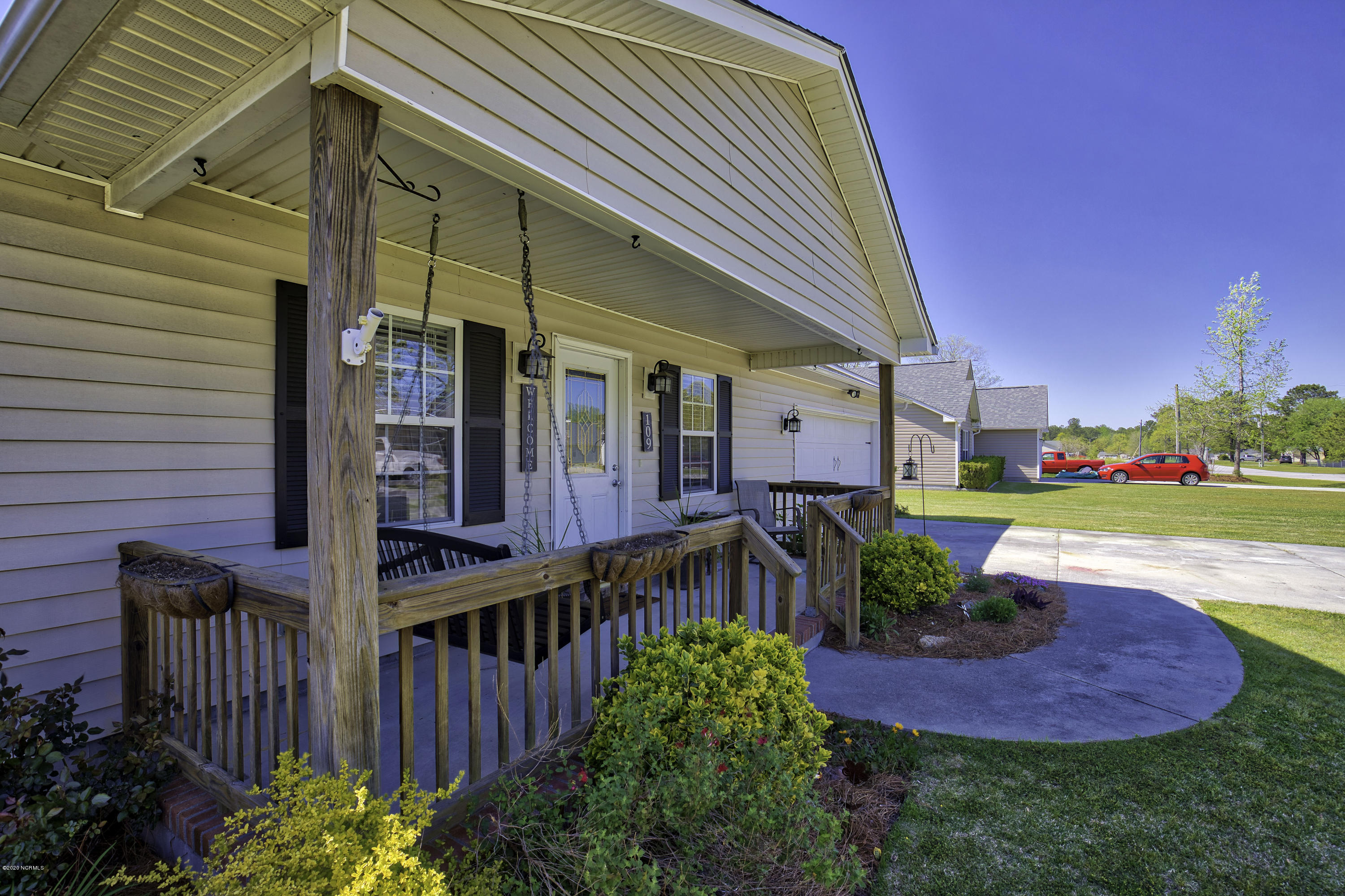 109 Fodder Drive Hubert, NC 28539 - Photo 2 of 29 109 Fodder - Interiors_6