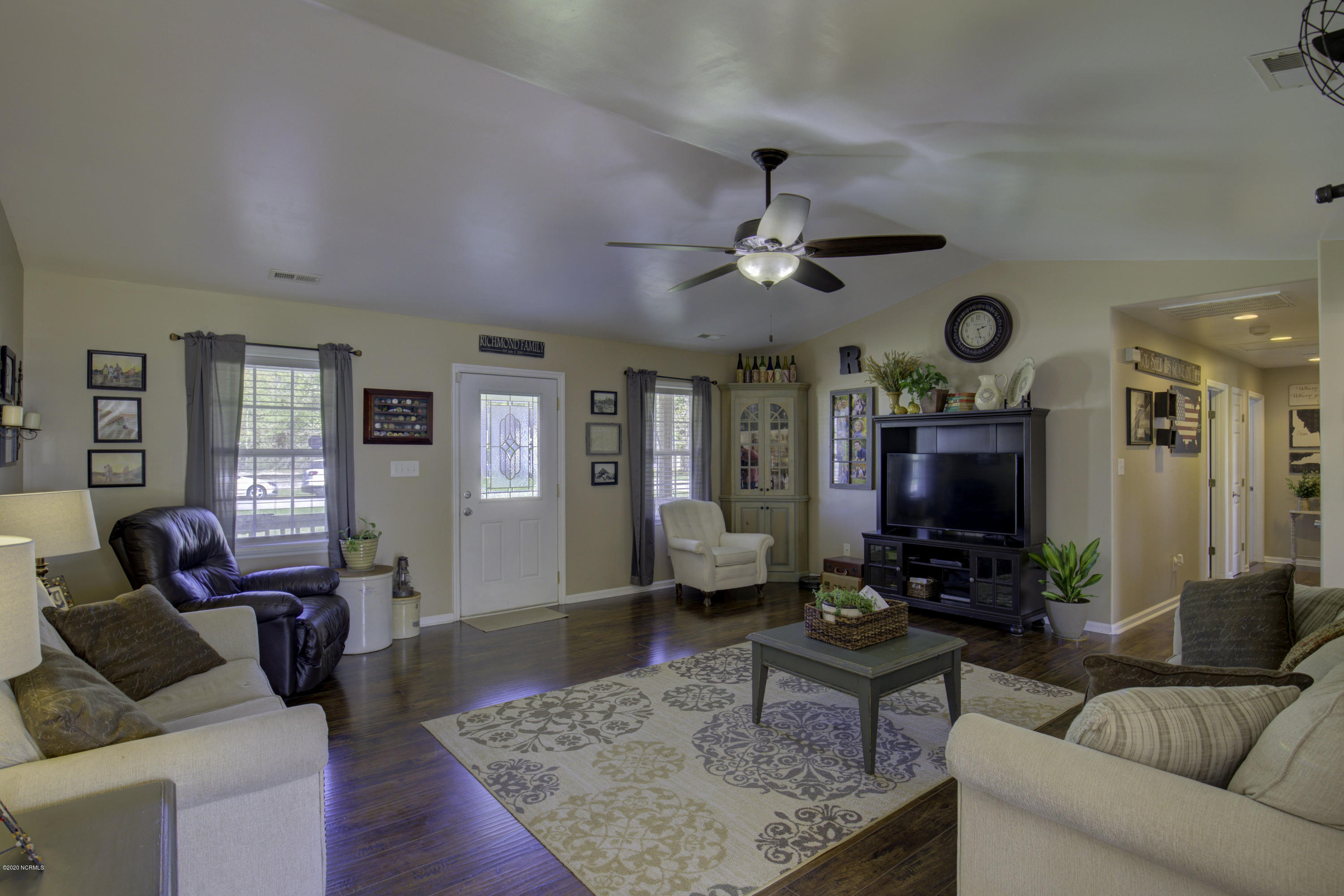109 Fodder Drive Hubert, NC 28539 - Photo 7 of 29 109 Fodder - Interiors_22