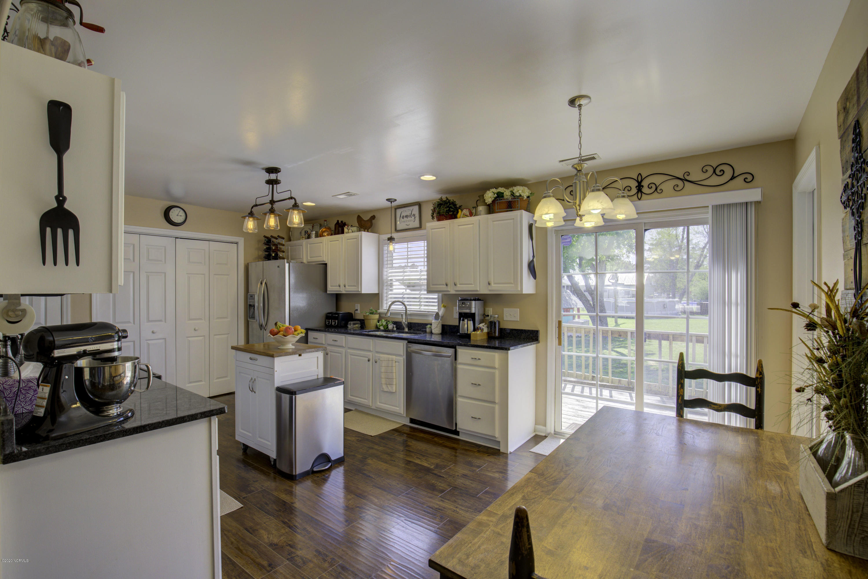 109 Fodder Drive Hubert, NC 28539 - Photo 10 of 29 109 Fodder - Interiors_30