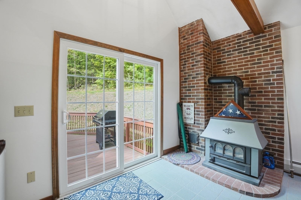 180 Oxford Road Charlton, MA 01507 - Photo 23 of 42