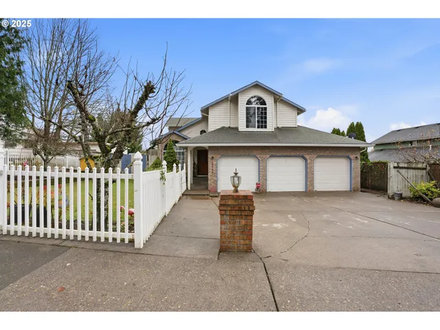 $530,000 | 4724 Southeast Powell Valley Road, Gresham, OR 97080