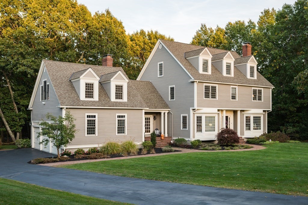 33 Franklin Rodgers Road Hingham, MA 02043 - Photo 1 of 42 Gallery Image 1
