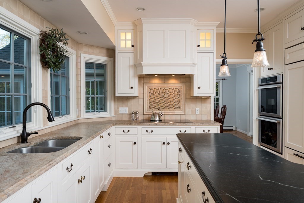 33 Franklin Rodgers Road Hingham, MA 02043 - Photo 3 of 42 Gallery Image 3