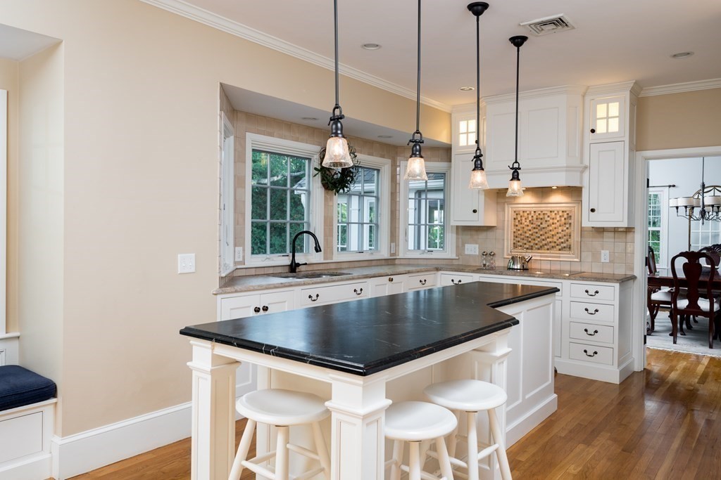 33 Franklin Rodgers Road Hingham, MA 02043 - Photo 4 of 42 Gallery Image 4