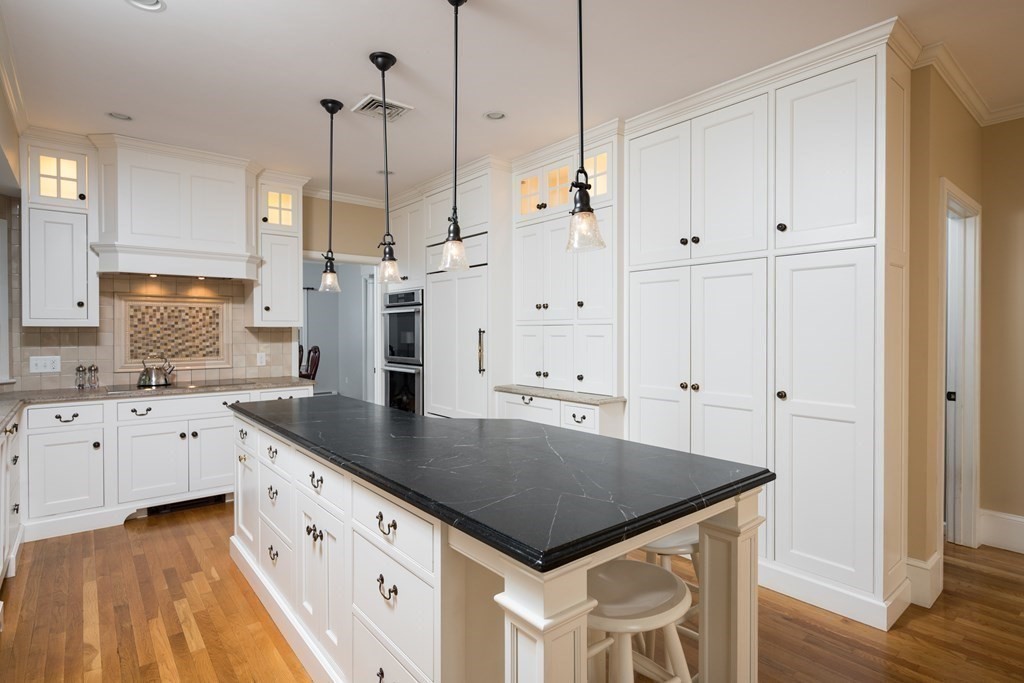 33 Franklin Rodgers Road Hingham, MA 02043 - Photo 5 of 42 Gallery Image 5