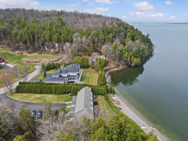 $2,900 | 38 Pebble Beach Road, Unit 3, Colchester, VT 05446