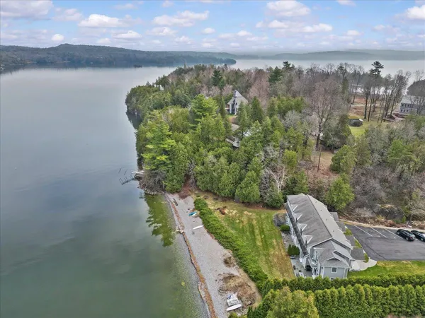 $2,900 | 38 Pebble Beach Road, Unit 3, Colchester, VT 05446
