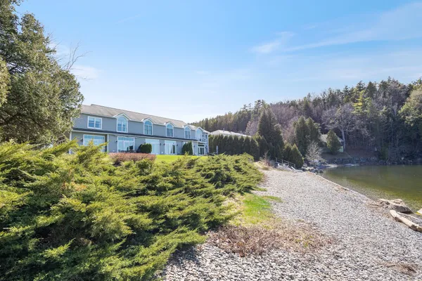 $2,900 | 38 Pebble Beach Road, Unit 3, Colchester, VT 05446
