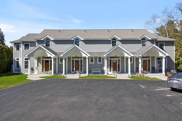 $2,900 | 38 Pebble Beach Road, Unit 3, Colchester, VT 05446