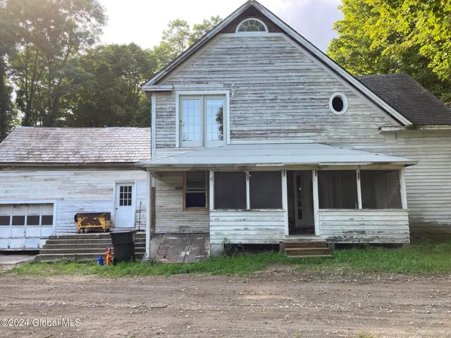 $160,000 | 3098 Broad Street, Port Henry, NY 12974