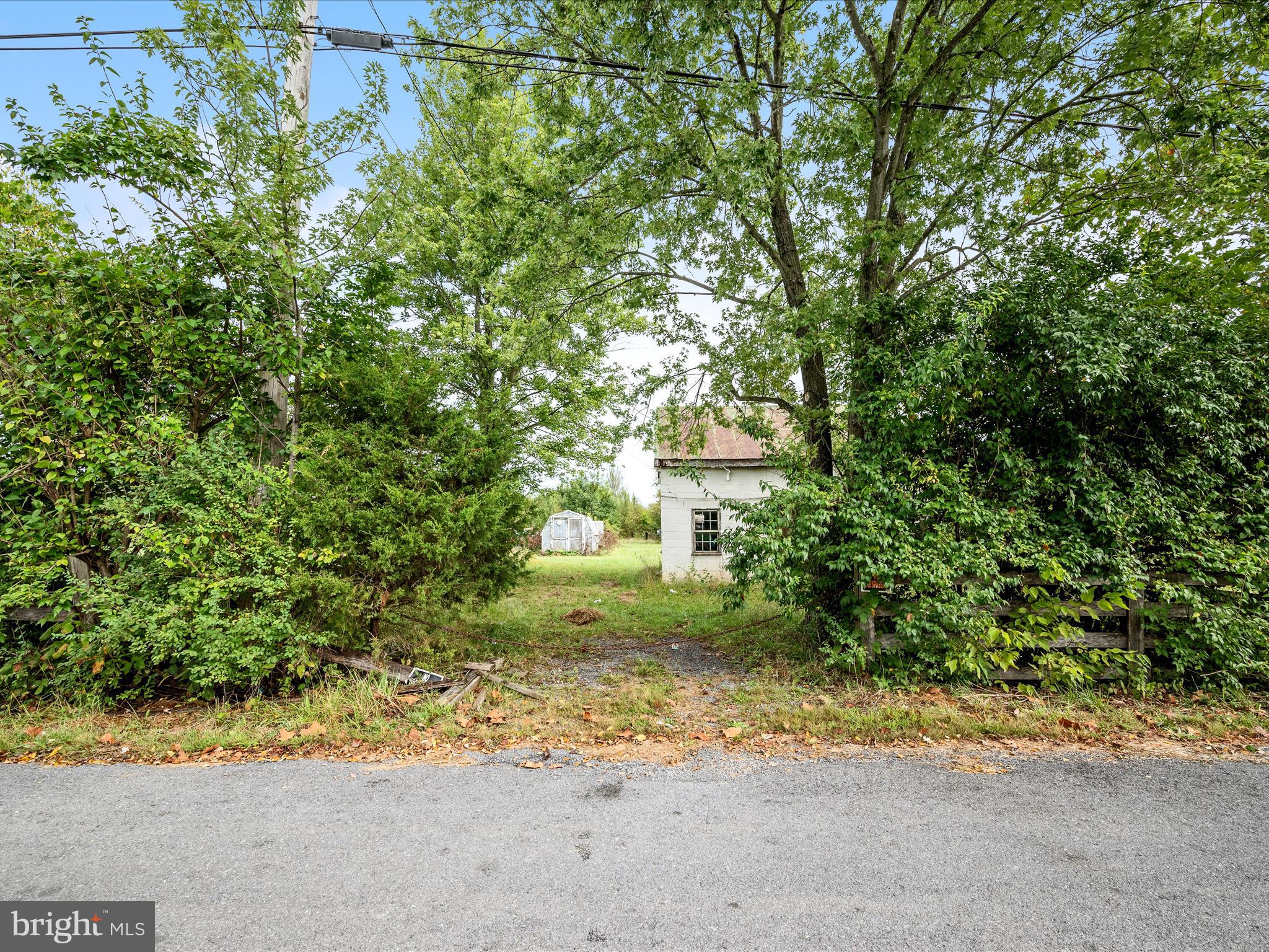 32 Double Tollgate Road White Post, VA 22663 - Photo 1 of 16 Property Entrance