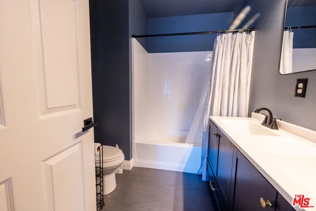 $749,000 | 4600 Don Lorenzo Drive, Unit 4, Los Angeles, CA 90008