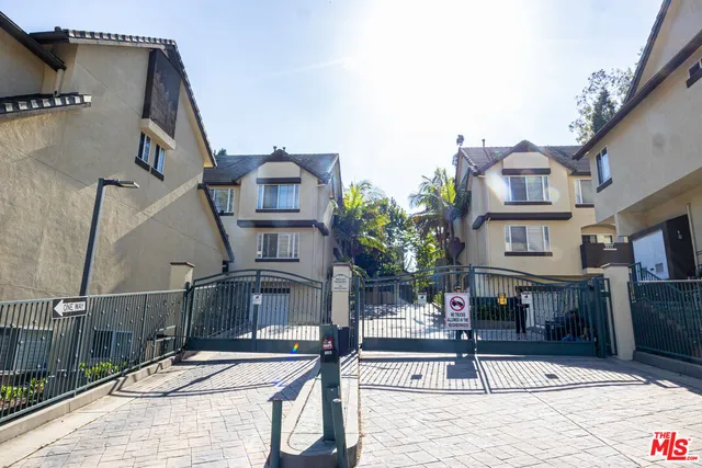 $749,000 | 4600 Don Lorenzo Drive, Unit 4, Los Angeles, CA 90008