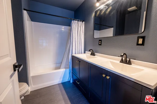 $749,000 | 4600 Don Lorenzo Drive, Unit 4, Los Angeles, CA 90008