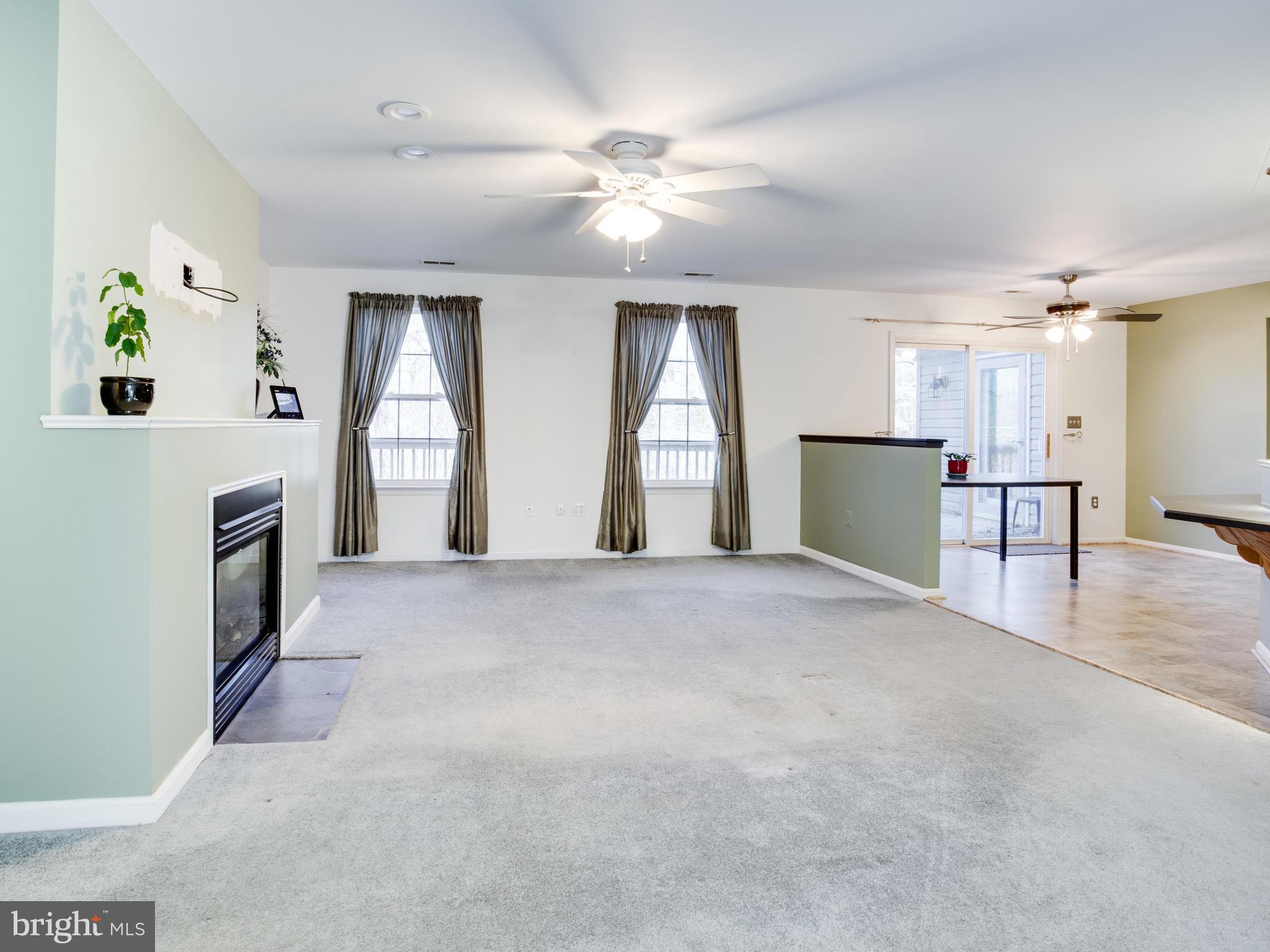 2645 Grays Road Port Republic, MD 20676 - Photo 5 of 30 Living Room