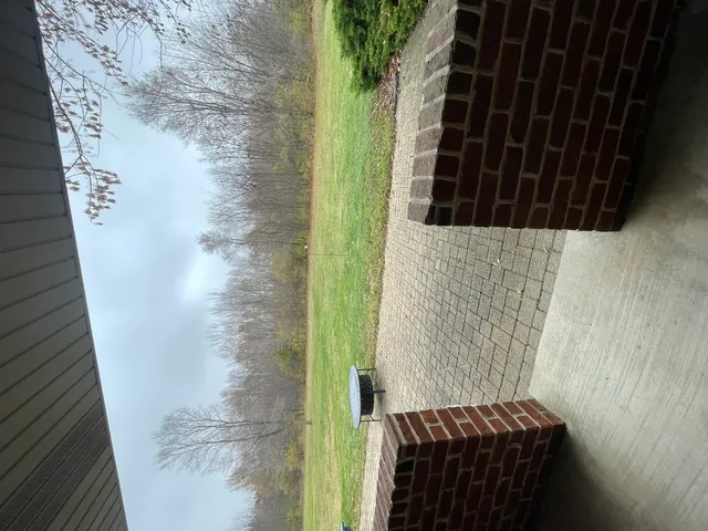 $233,000 | 104 River Run Drive, St. Anne, IL 60964