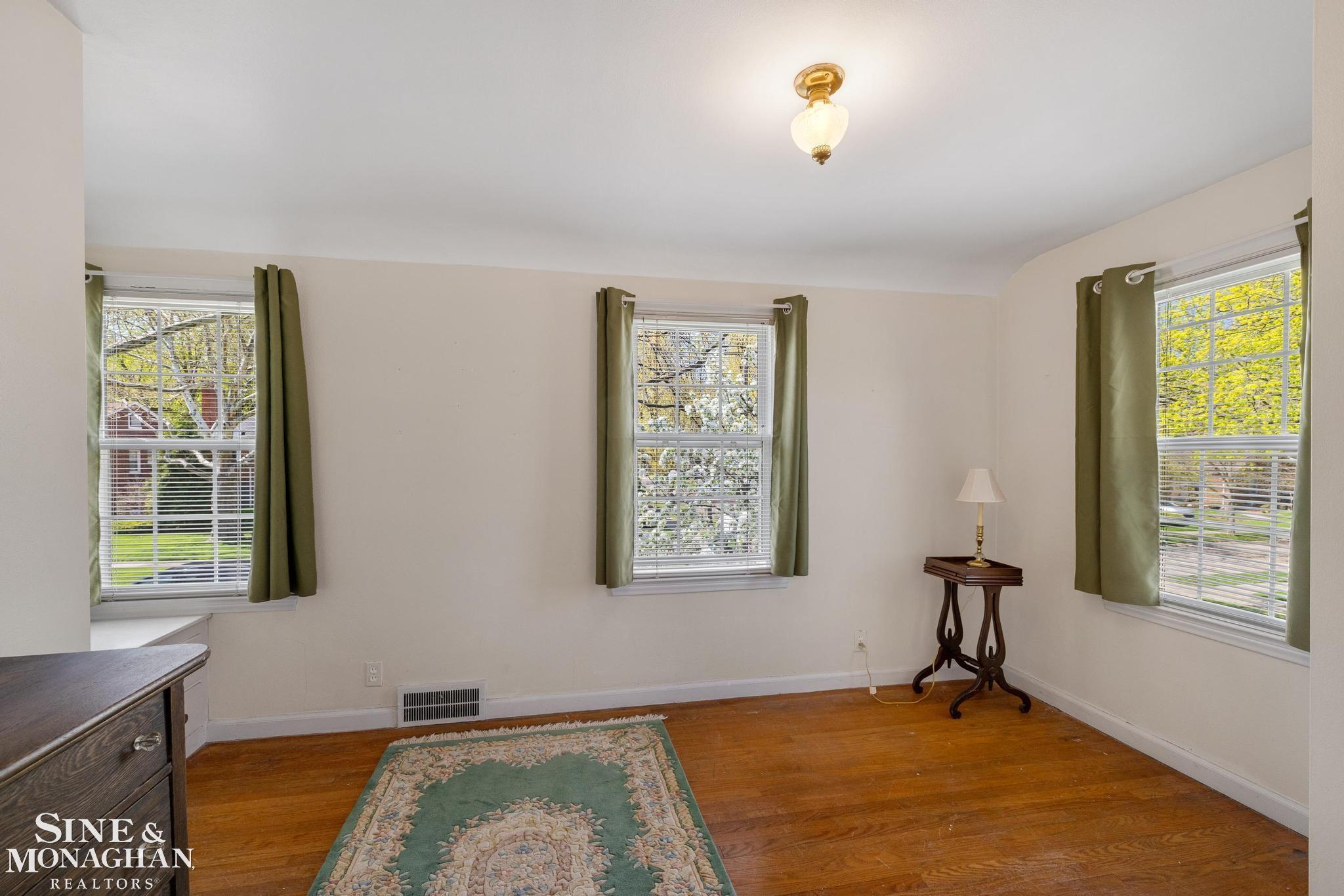 449 Allard Road Grosse Pointe Farms, MI 48236 - Photo 22 of 41 Gallery Image 22