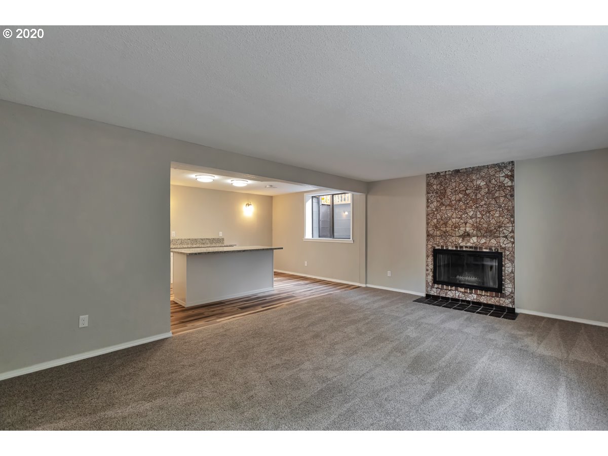 9722 Southwest Quail Post Road Portland, OR 97219 - Photo 19 of 24 Gallery Image 19