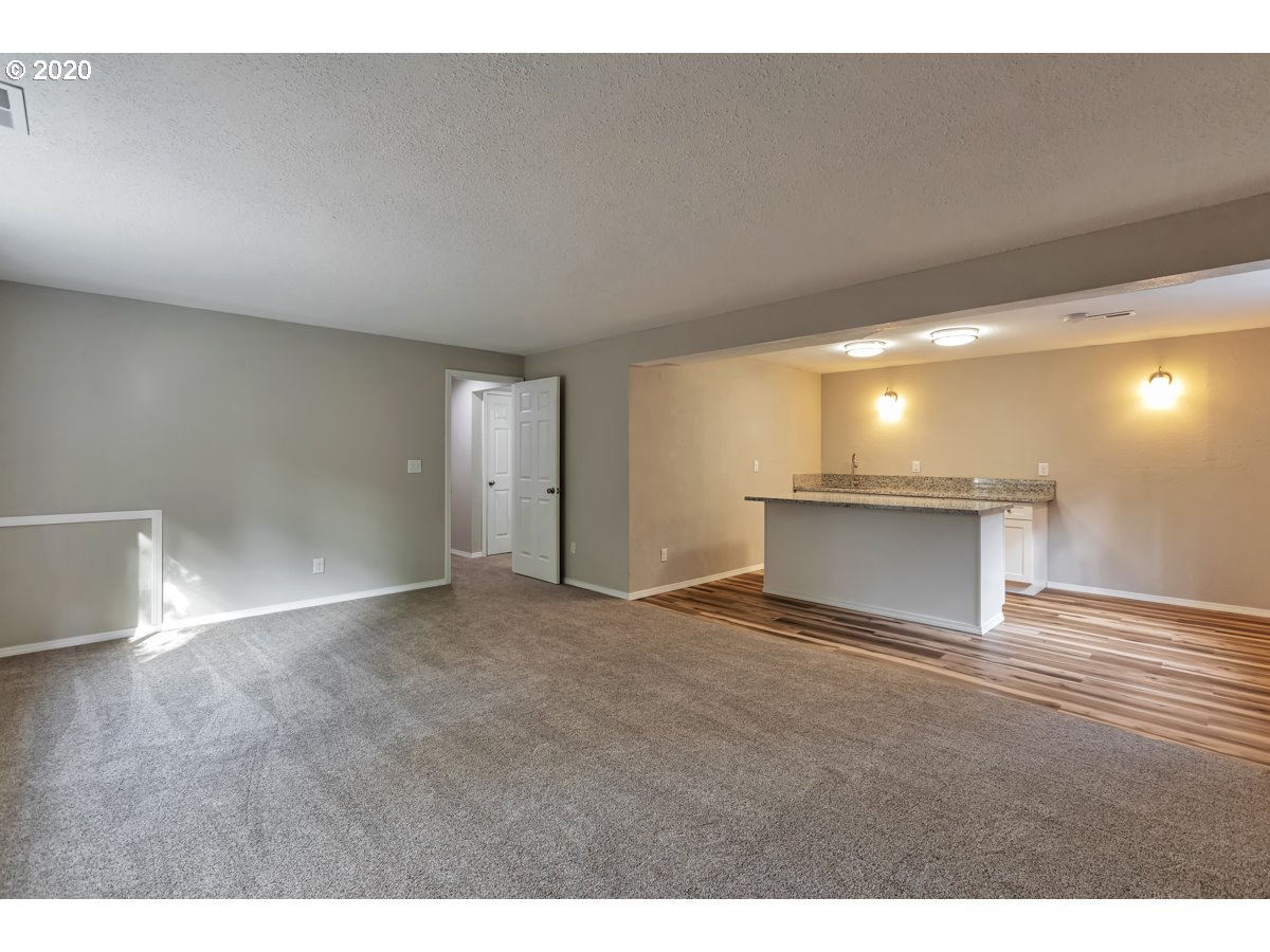 9722 Southwest Quail Post Road Portland, OR 97219 - Photo 21 of 24 Gallery Image 21