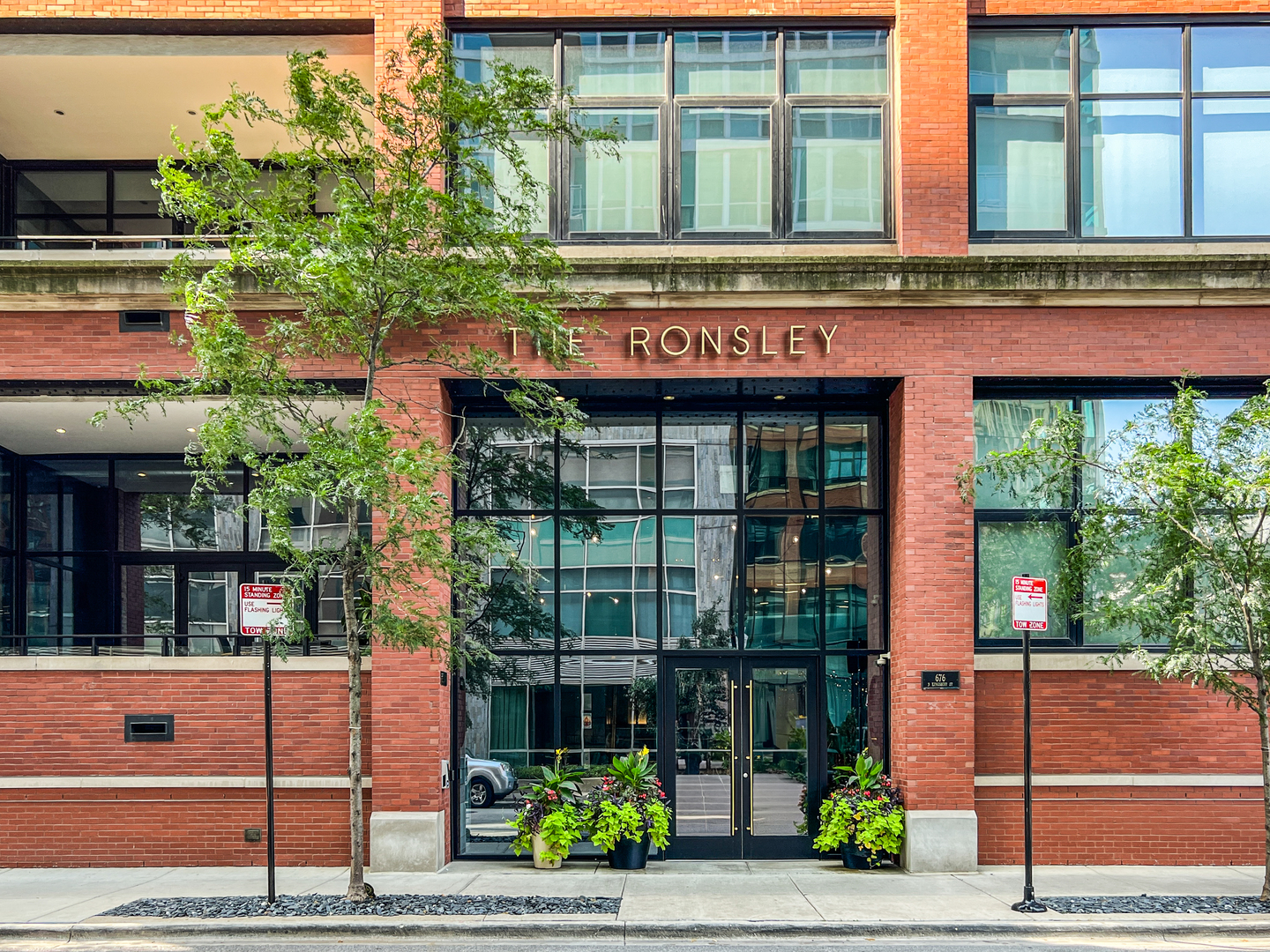 676 North Kingsbury St Unit PH01