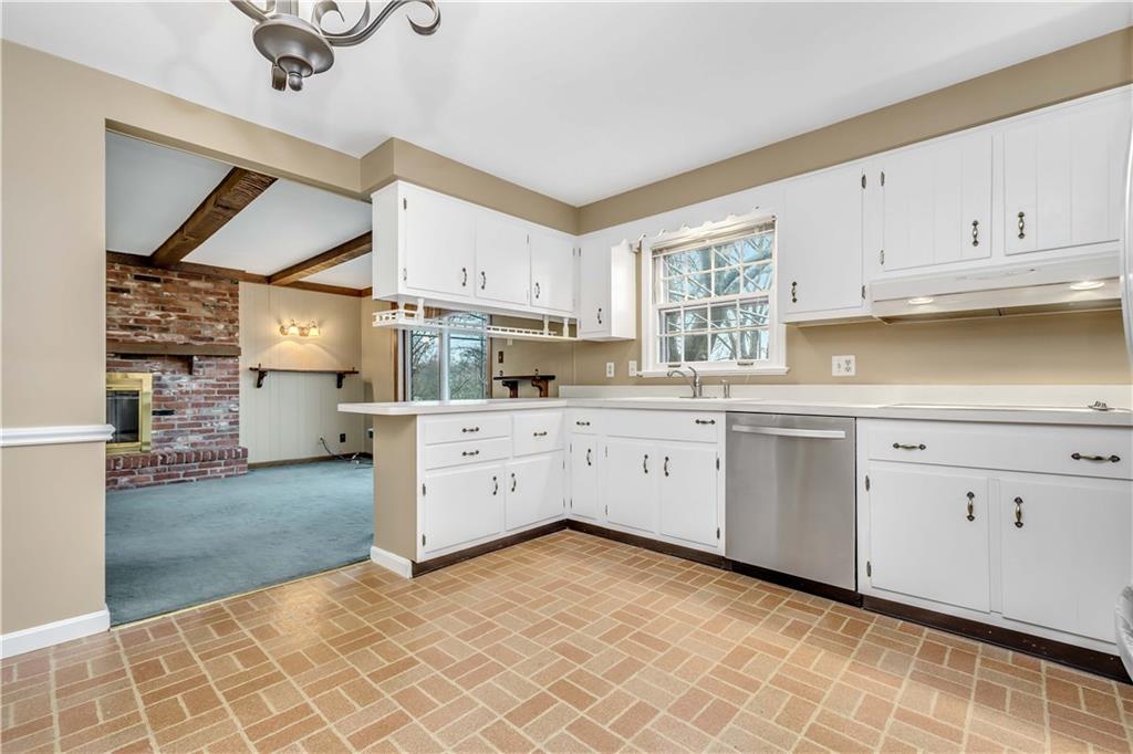 557 Trotwood Ridge Road Pittsburgh, PA 15241 - Photo 10 of 25 Gallery Image 10