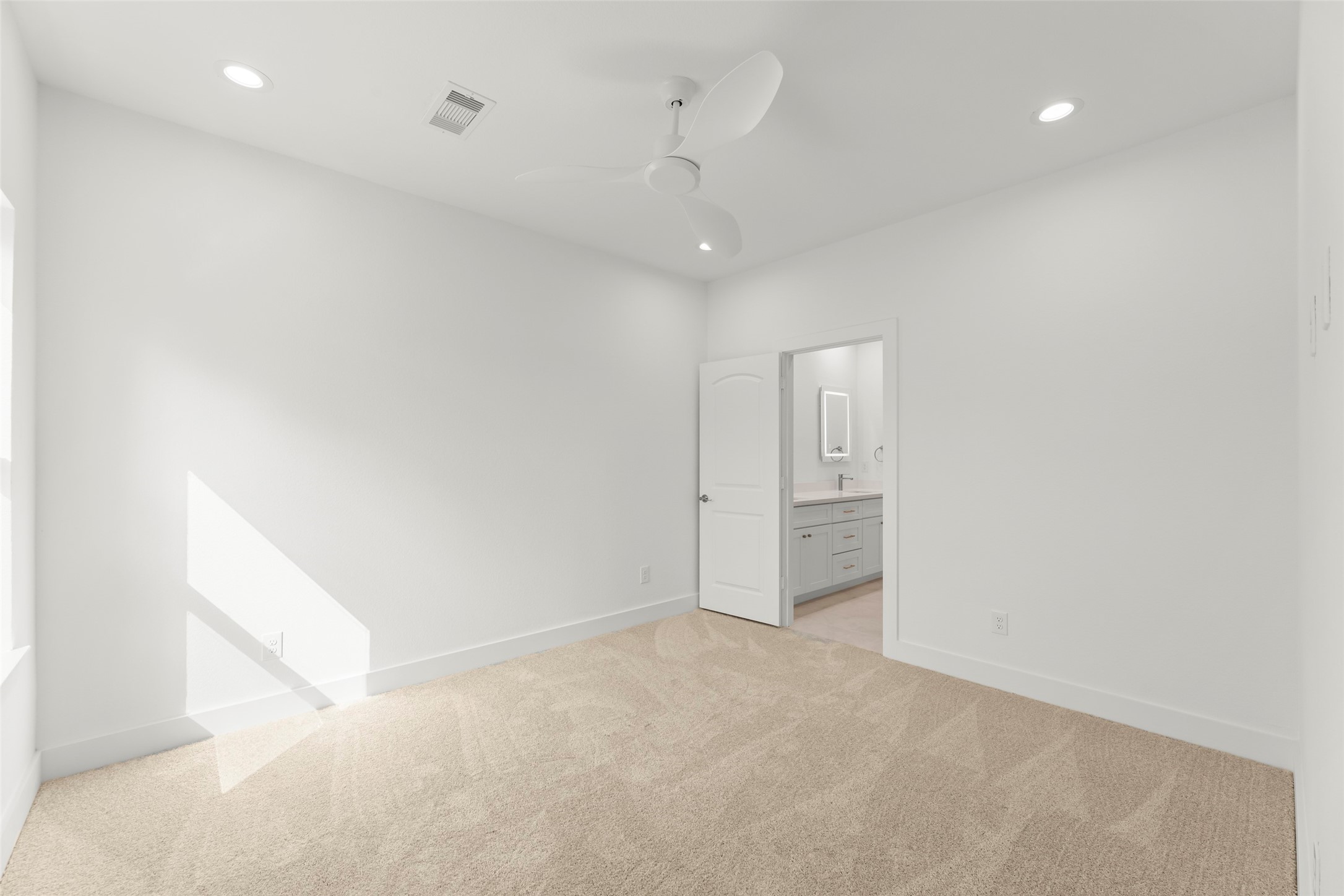 1477 Ferguson Way Houston, TX 77088 - Photo 25 of 37