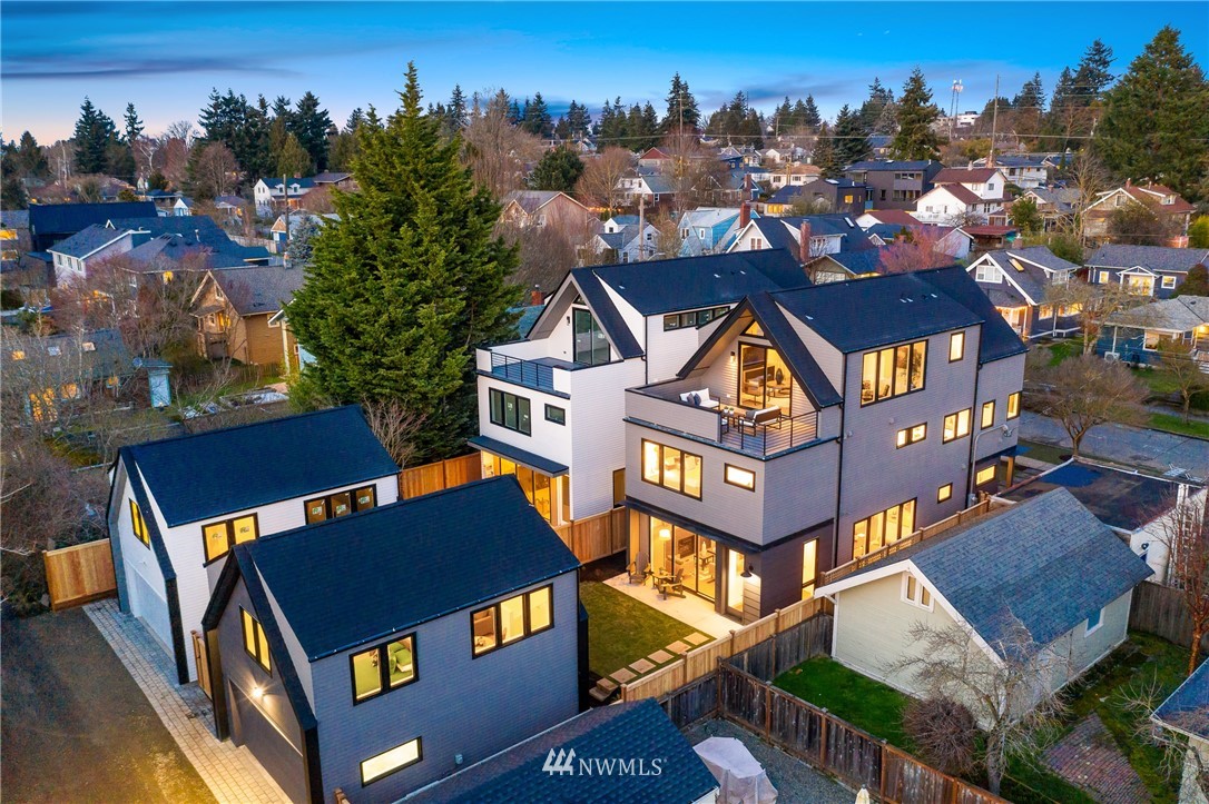 8513 4th Avenue Northeast Seattle, WA 98115 - Photo 2 of 33