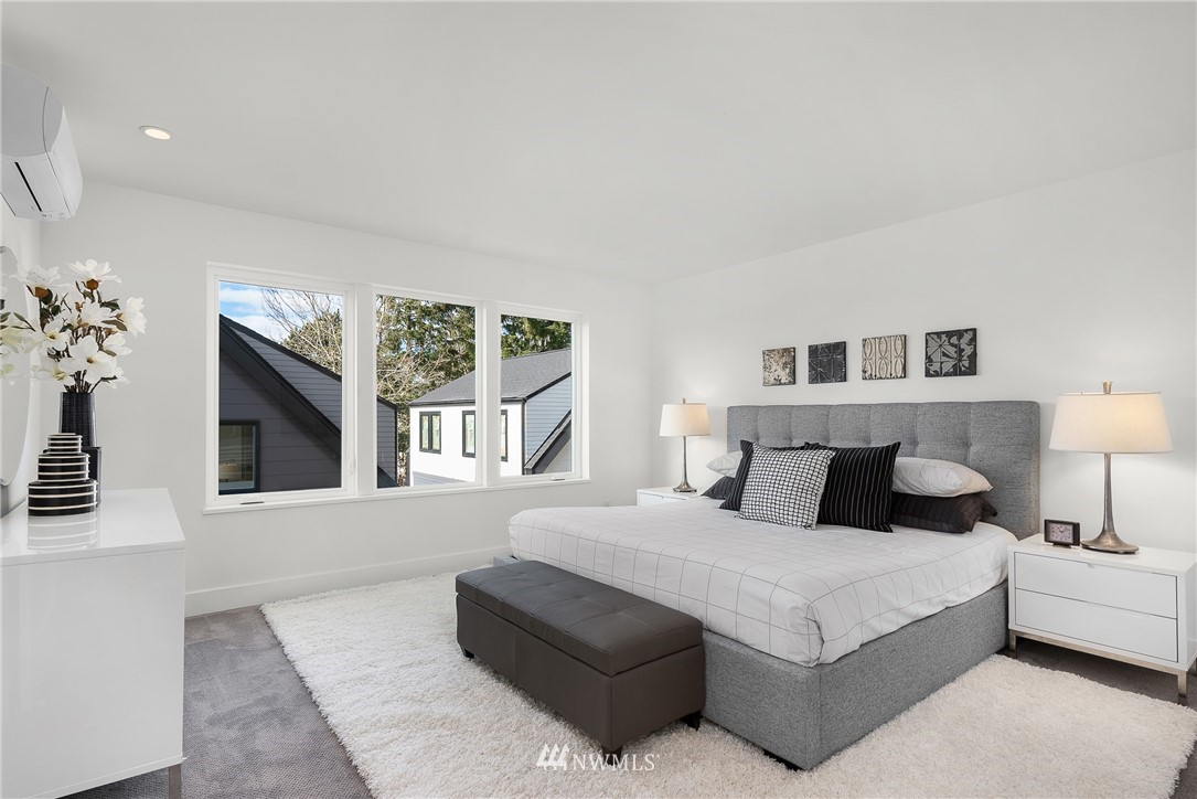 8513 4th Avenue Northeast Seattle, WA 98115 - Photo 17 of 33