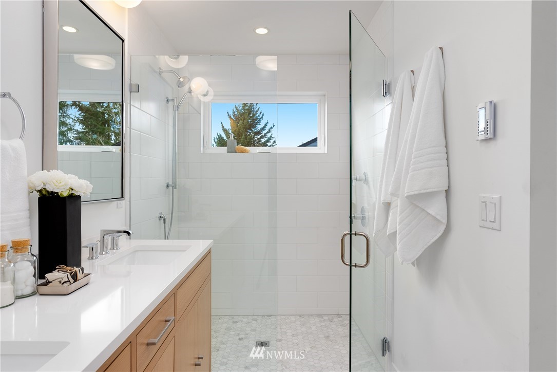 8513 4th Avenue Northeast Seattle, WA 98115 - Photo 20 of 33