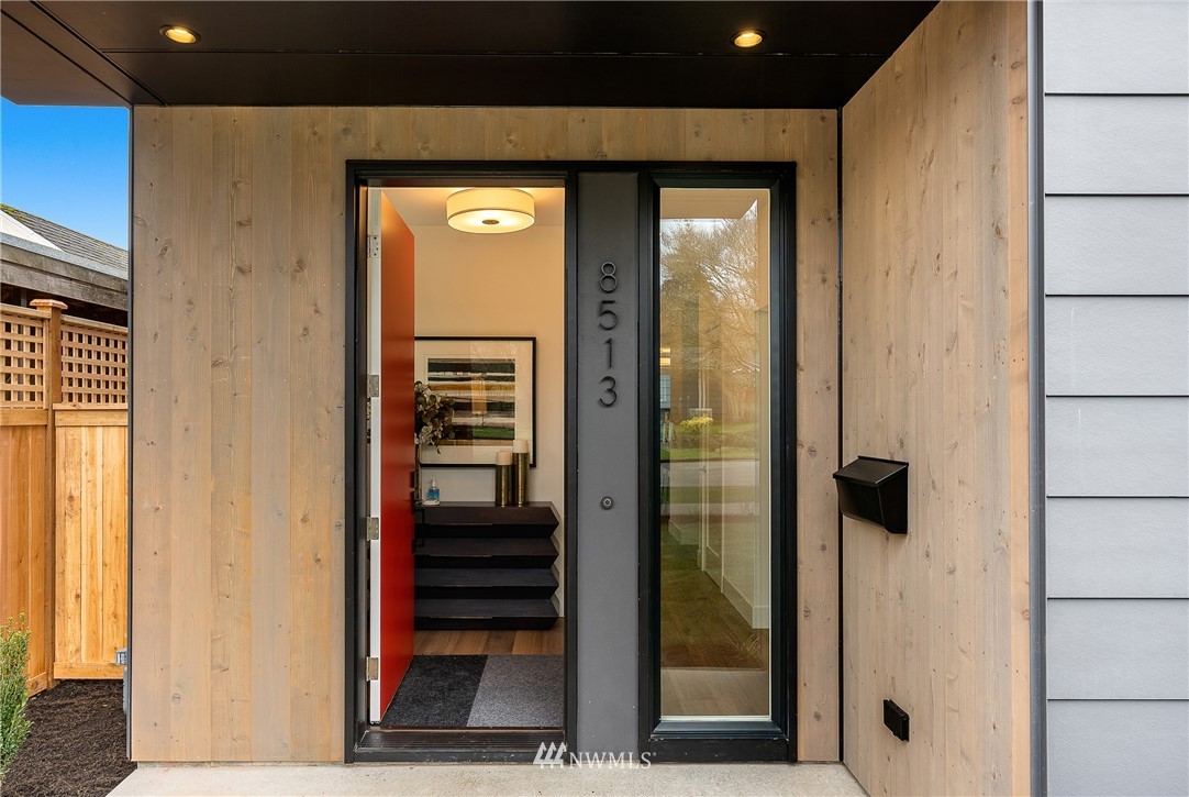 8513 4th Avenue Northeast Seattle, WA 98115 - Photo 3 of 33